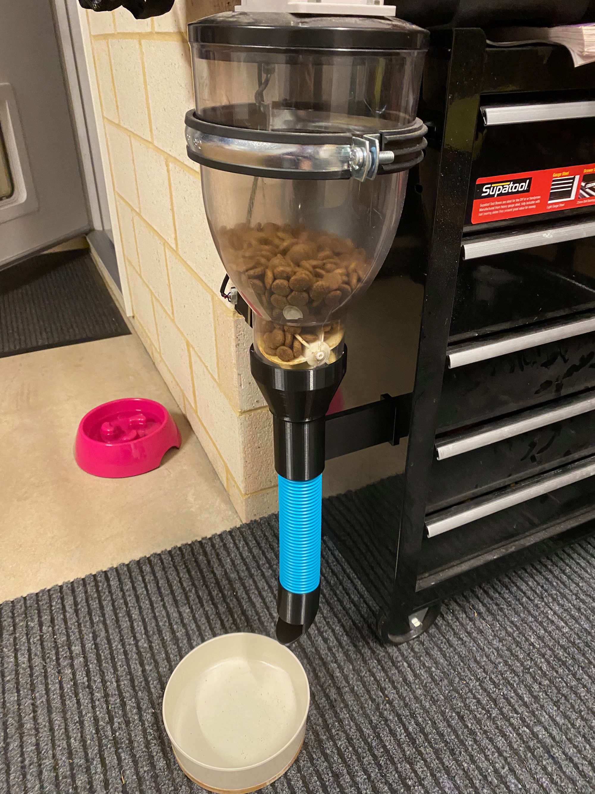 Dog Feeder
